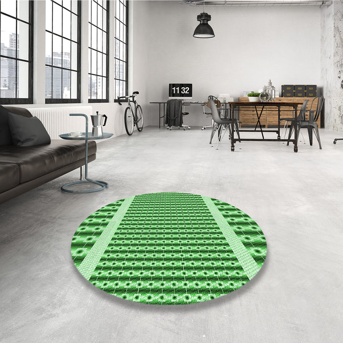Round Patterned Forest Green Rug in a Office, pat2318grn