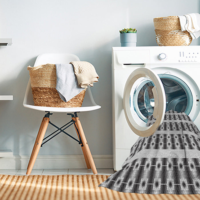 Machine Washable Transitional Gainsboro Gray Rug in a Washing Machine, wshpat2319