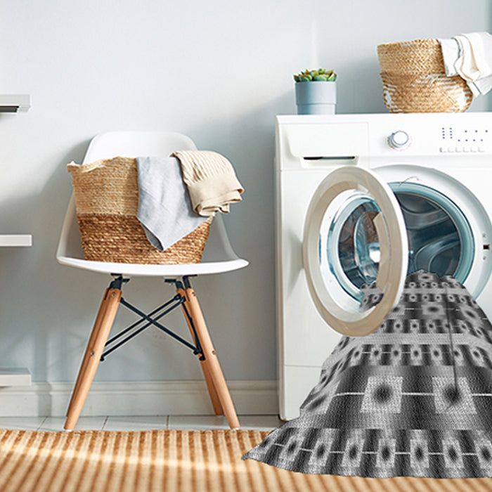 Machine Washable Transitional Platinum Silver Gray Rug in a Washing Machine, wshpat2320gry