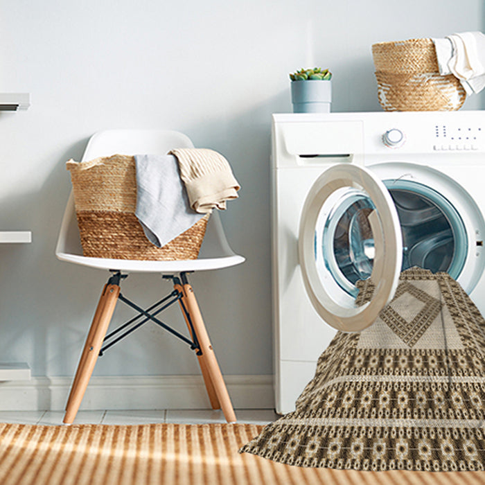 Machine Washable Transitional Red Brown Rug in a Washing Machine, wshpat2323brn