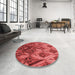 Round Patterned Red Rug in a Office, pat2333rd