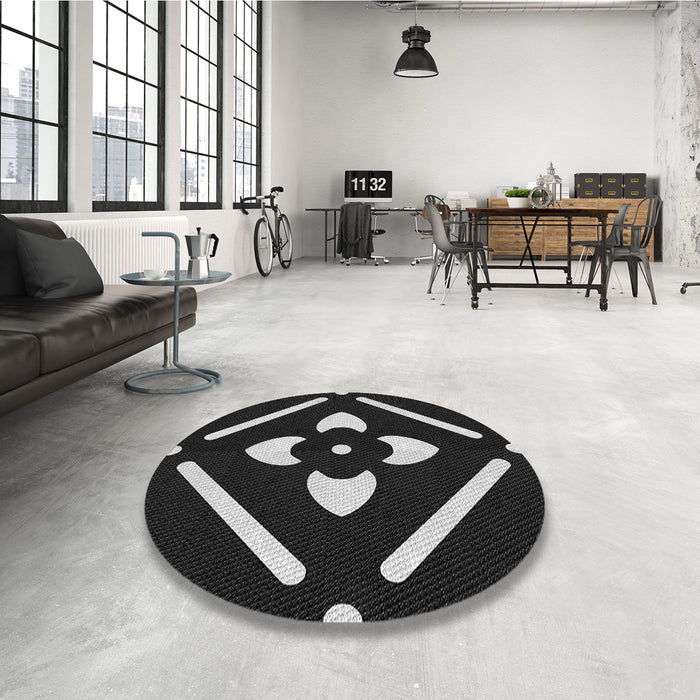 Round Patterned Black Rug in a Office, pat2342gry
