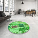 Round Patterned Emerald Green Rug in a Office, pat2363grn