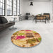 Round Patterned Red Rug in a Office, pat2363org