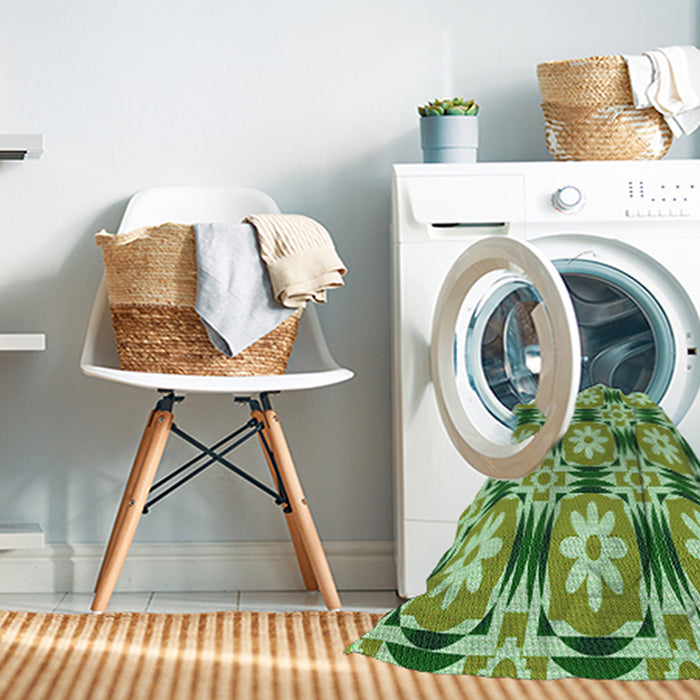 Machine Washable Transitional Light Green Rug in a Washing Machine, wshpat2373grn