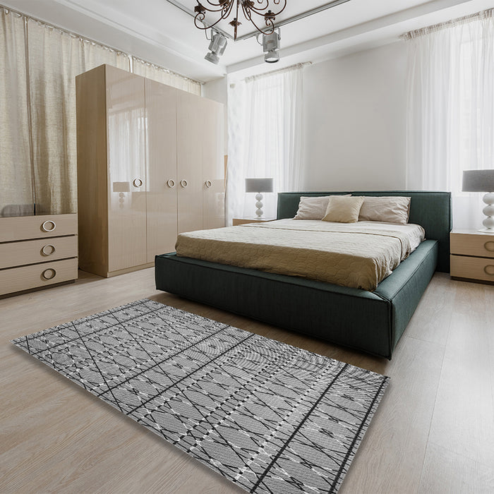 Round Machine Washable Transitional Cloud Gray Rug in a Office, wshpat2383gry