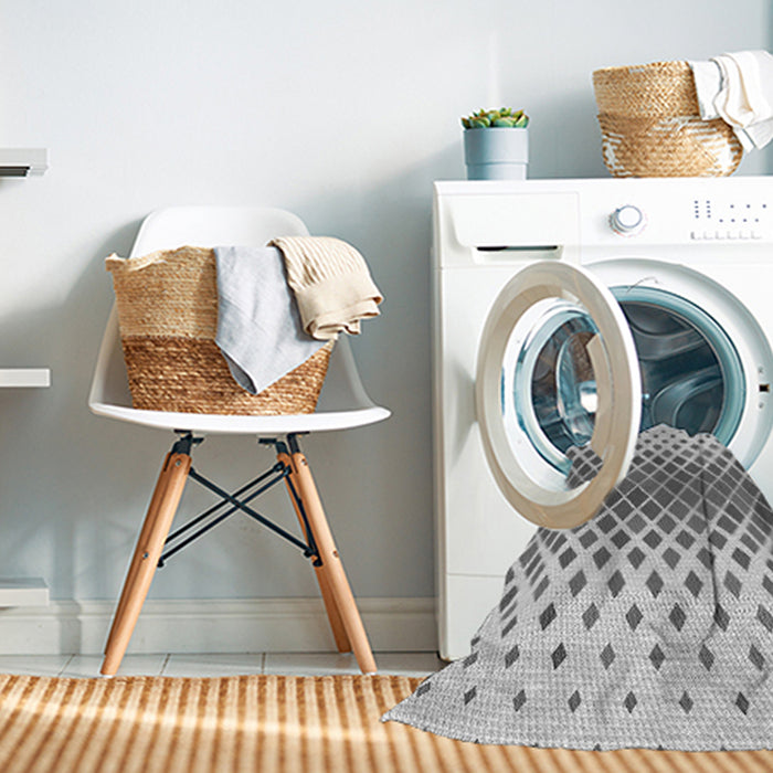 Machine Washable Transitional Silver Gray Rug in a Washing Machine, wshpat2388gry