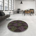 Round Patterned Mid Gray Novelty Rug in a Office, pat2400