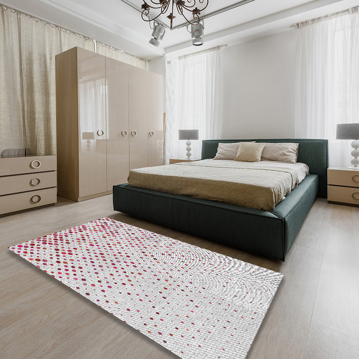 Patterned Off-White Novelty Rug in a Bedroom, pat2405