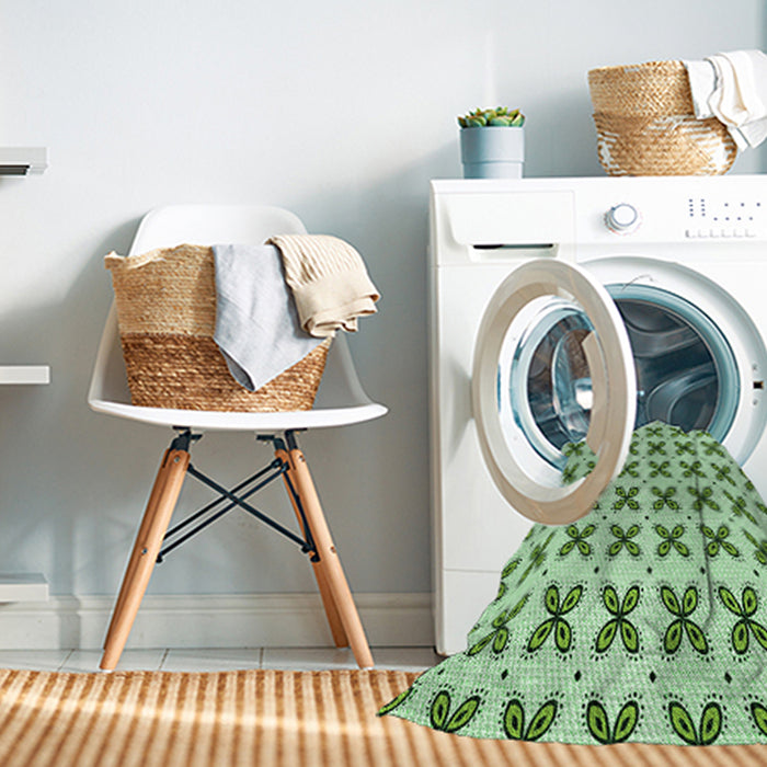 Machine Washable Transitional Green Rug in a Washing Machine, wshpat2424grn