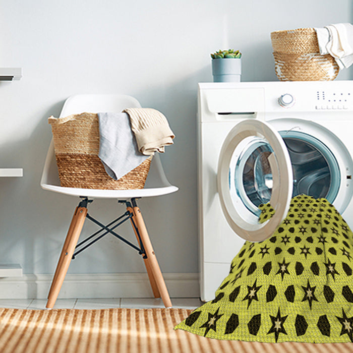 Machine Washable Transitional Yellow Rug in a Washing Machine, wshpat2479yw