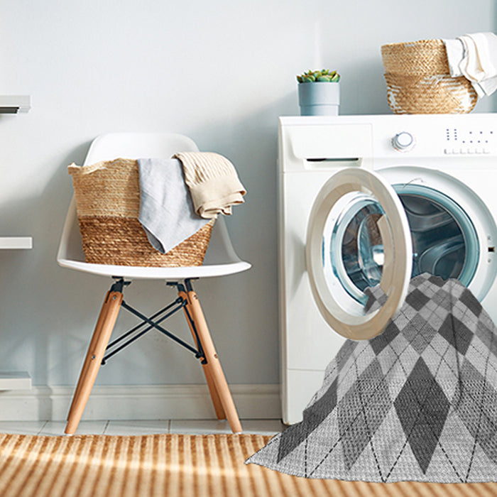 Machine Washable Transitional Light Gray Rug in a Washing Machine, wshpat249gry