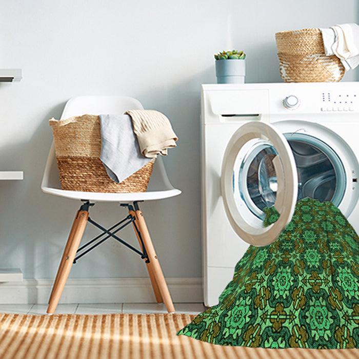 Machine Washable Transitional Dark Forest Green Rug in a Washing Machine, wshpat2499grn