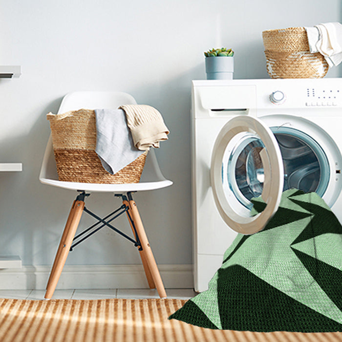 Machine Washable Transitional Light Green Rug in a Washing Machine, wshpat250grn