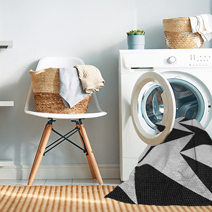 Machine Washable Transitional Midnight Gray Rug in a Washing Machine, wshpat250gry