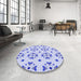 Round Patterned Blue Rug in a Office, pat2518blu