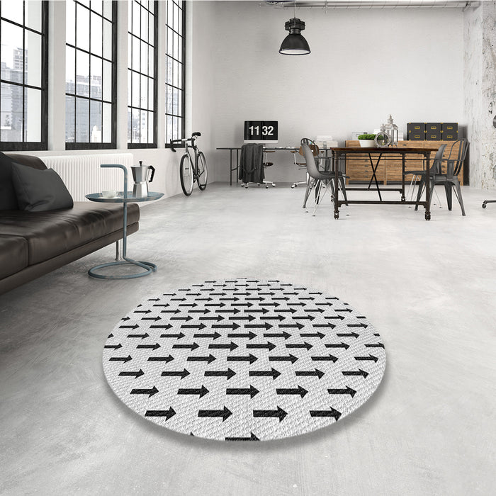Round Patterned Platinum Gray Rug in a Office, pat252gry