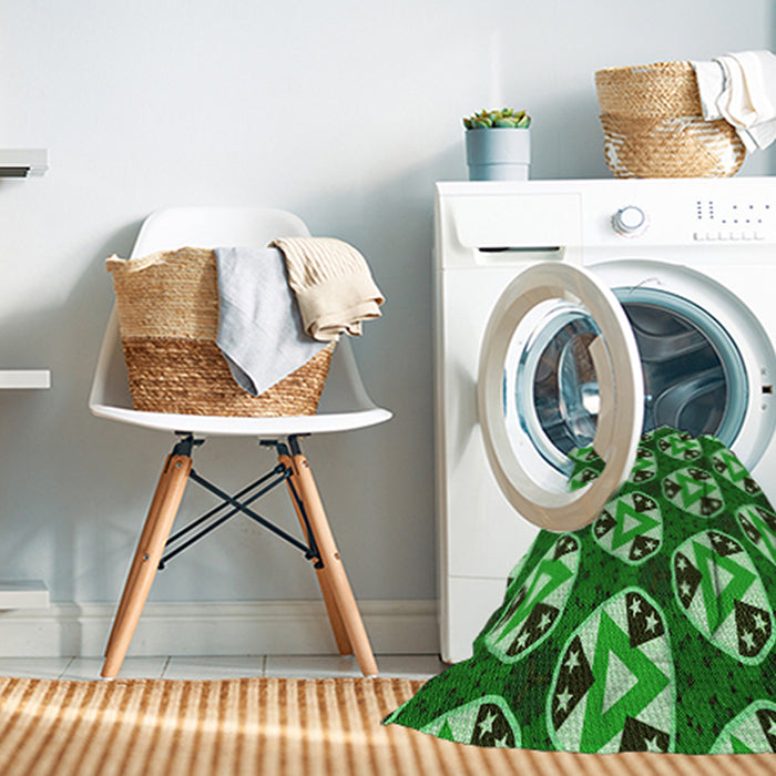 Machine Washable Transitional Deep Emerald Green Rug in a Washing Machine, wshpat2524grn