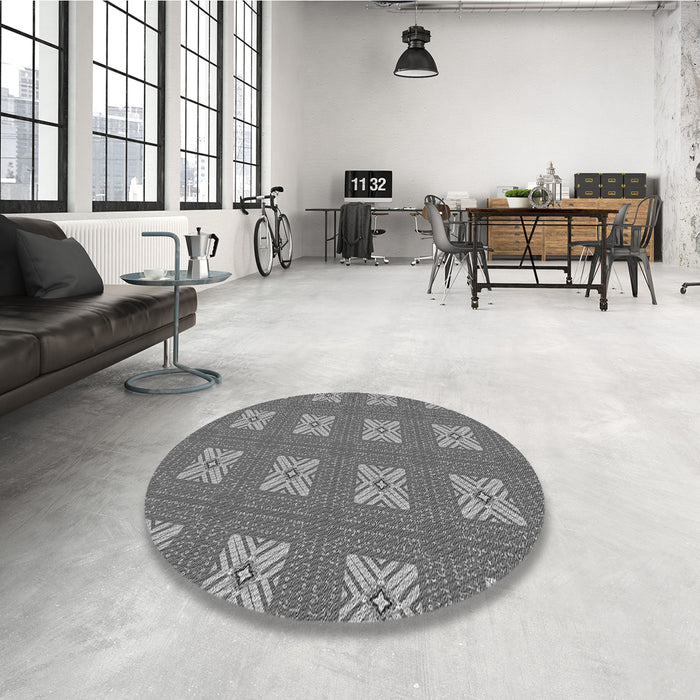 Round Patterned Gray Rug in a Office, pat2533gry
