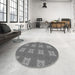 Round Patterned Gray Rug in a Office, pat2533gry