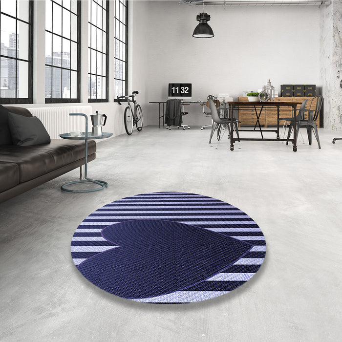 Round Patterned Night Blue Rug in a Office, pat2582blu