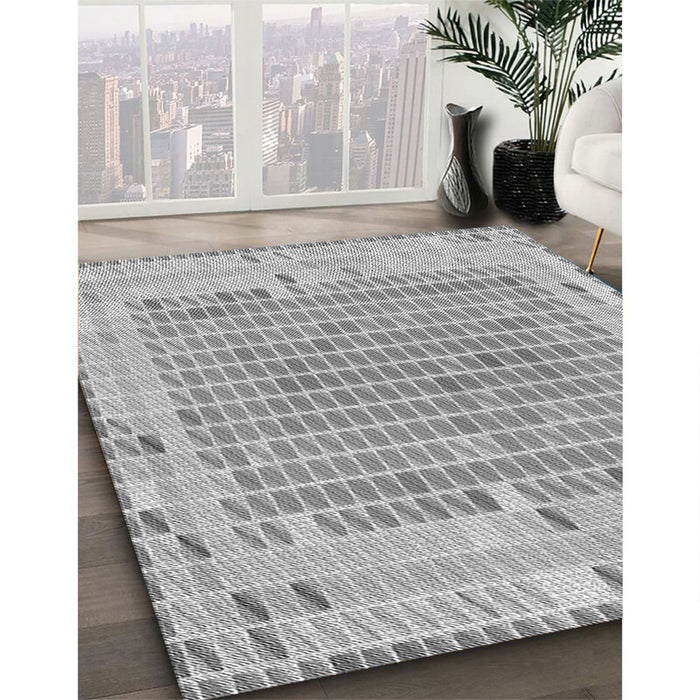 Machine Washable Transitional Platinum Silver Gray Rug in a Family Room, wshpat2590gry
