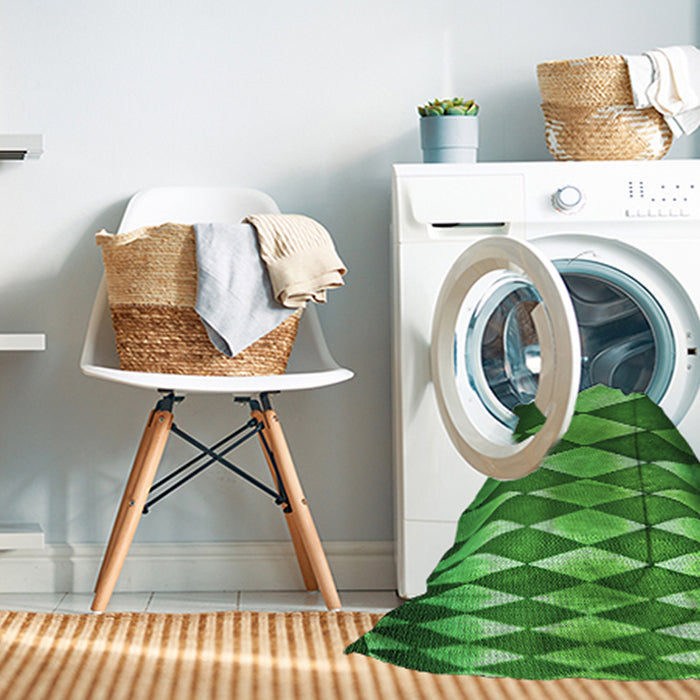 Machine Washable Transitional Deep Emerald Green Rug in a Washing Machine, wshpat2601grn