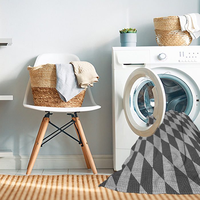 Machine Washable Transitional Silver Gray Rug in a Washing Machine, wshpat2620gry
