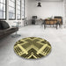 Round Patterned Midnight Gray Rug in a Office, pat2622yw