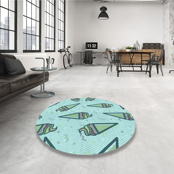 Round Patterned Light Aquamarine Green Rug in a Office, pat2625lblu