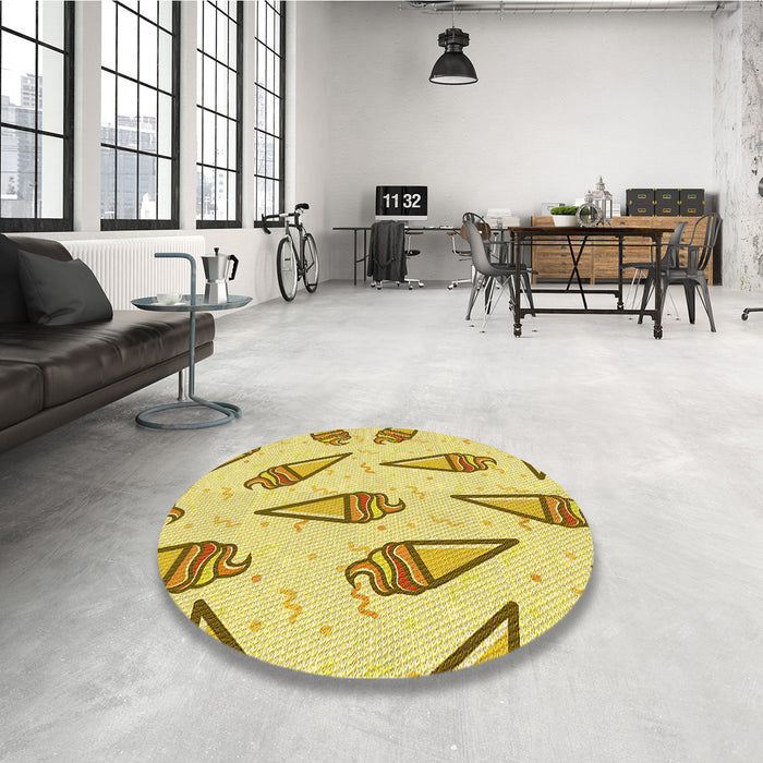 Round Patterned Caramel Brown Rug in a Office, pat2625yw