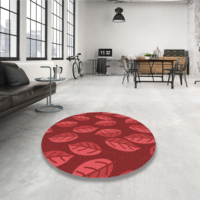 Round Patterned Red Rug in a Office, pat2626rd