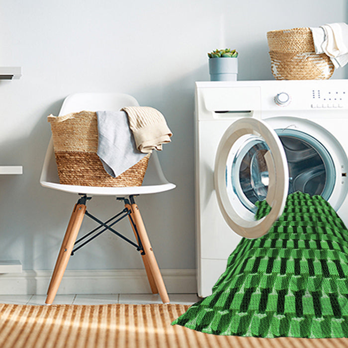 Machine Washable Transitional Deep Emerald Green Rug in a Washing Machine, wshpat2632grn
