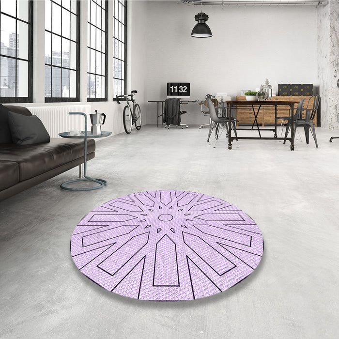 Round Patterned Orchid Purple Rug in a Office, pat2660pur