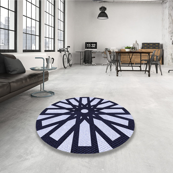 Round Patterned Blue Rug in a Office, pat2661blu