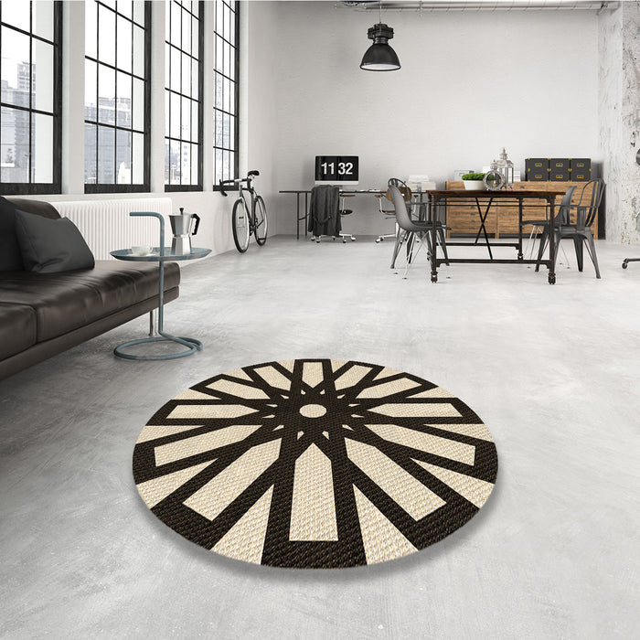 Round Patterned Golden Blonde Gold Rug in a Office, pat2661brn