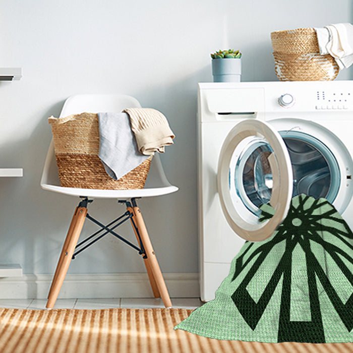 Machine Washable Transitional Dark Forest Green Rug in a Washing Machine, wshpat2661grn