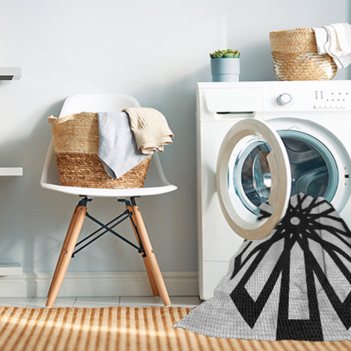 Machine Washable Transitional Black Rug in a Washing Machine, wshpat2661gry