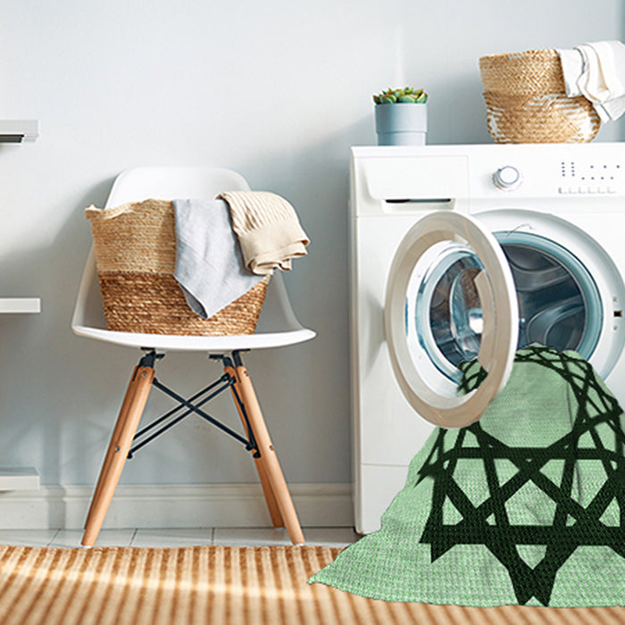 Machine Washable Transitional Medium Forest Green Rug in a Washing Machine, wshpat2662grn