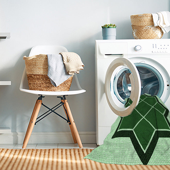 Machine Washable Transitional Deep Emerald Green Rug in a Washing Machine, wshpat2664grn