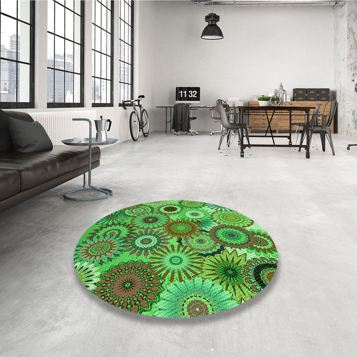 Round Patterned Seaweed Green Rug in a Office, pat2665grn
