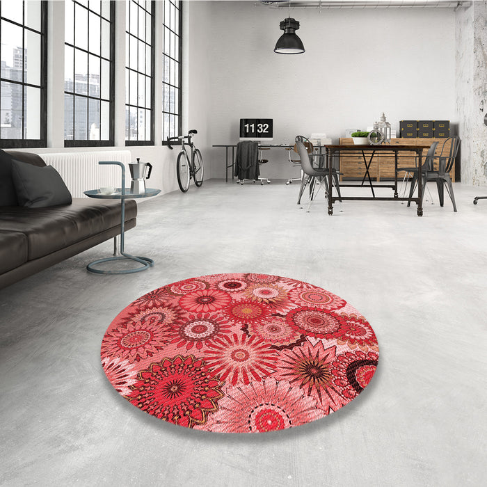 Round Patterned Red Rug in a Office, pat2665rd