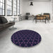 Round Patterned Midnight Gray Rug in a Office, pat2667blu