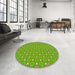 Round Patterned Emerald Green Rug in a Office, pat2669yw