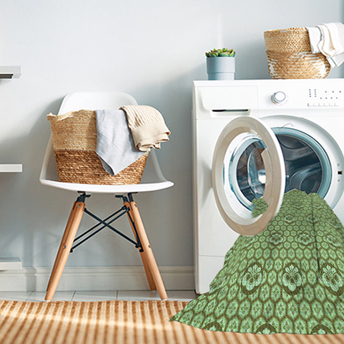 Machine Washable Transitional Pastel Green Rug in a Washing Machine, wshpat2672grn