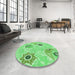 Round Patterned Green Rug in a Office, pat2674grn