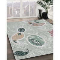 Patterned Platinum Gray Novelty Rug, pat2674