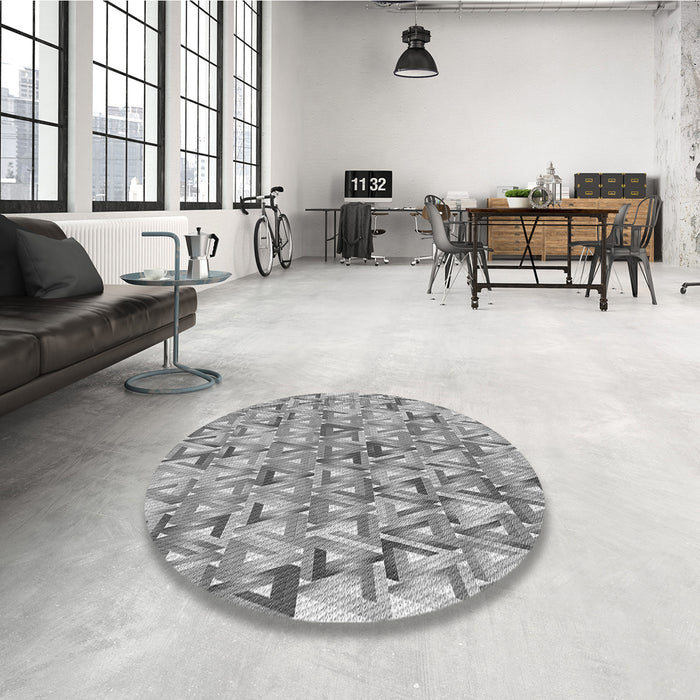 Round Patterned Silver Gray Rug in a Office, pat2676gry