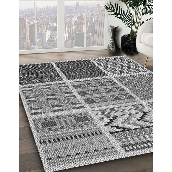 Machine Washable Transitional Cloud Gray Rug in a Family Room, wshpat2678gry
