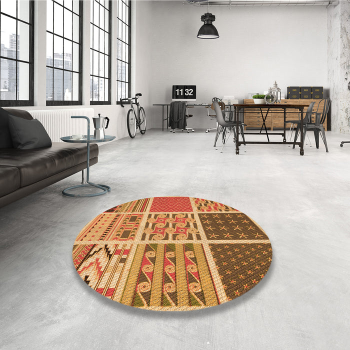 Round Patterned Orange Rug in a Office, pat2679org
